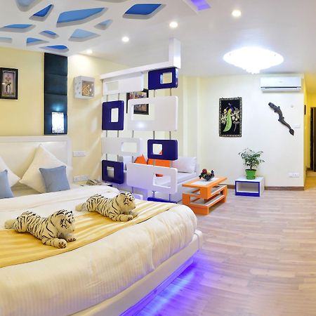 Royal Penguin Boutique Hotel & Spa Kathmandu Esterno foto
