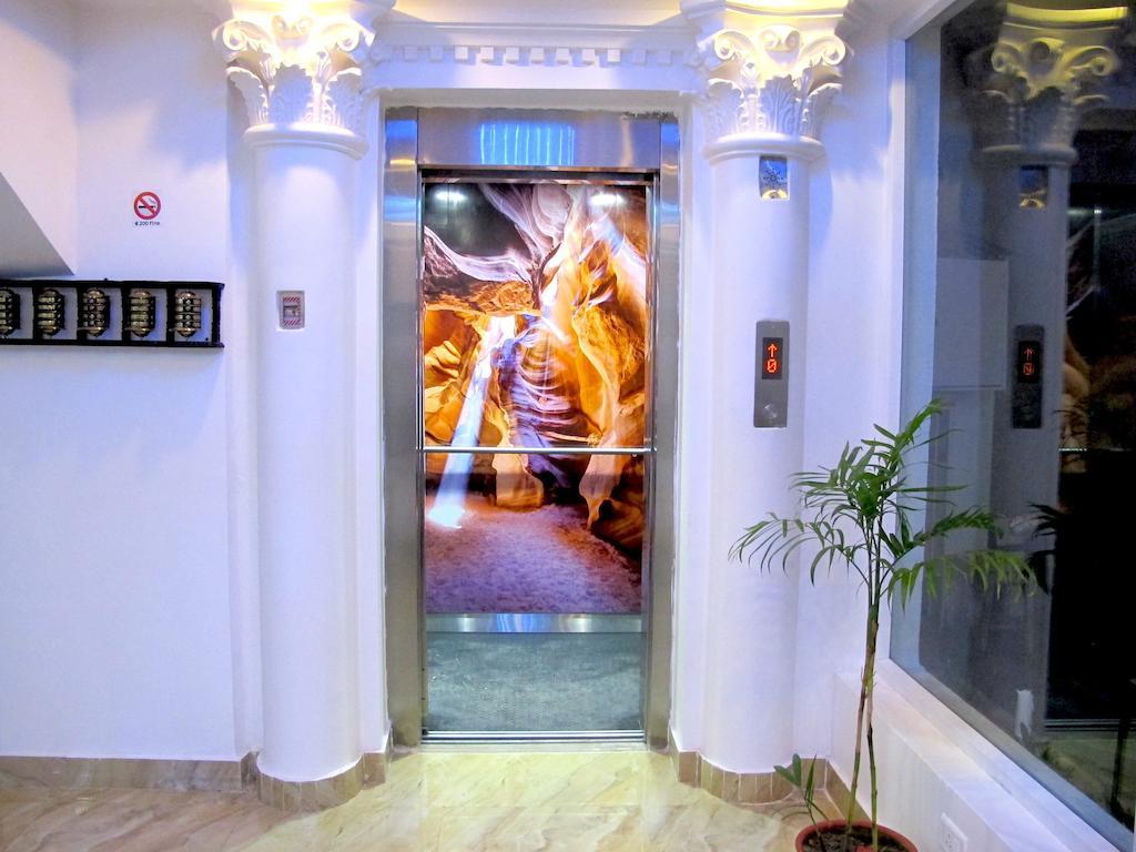 Royal Penguin Boutique Hotel & Spa Kathmandu Esterno foto