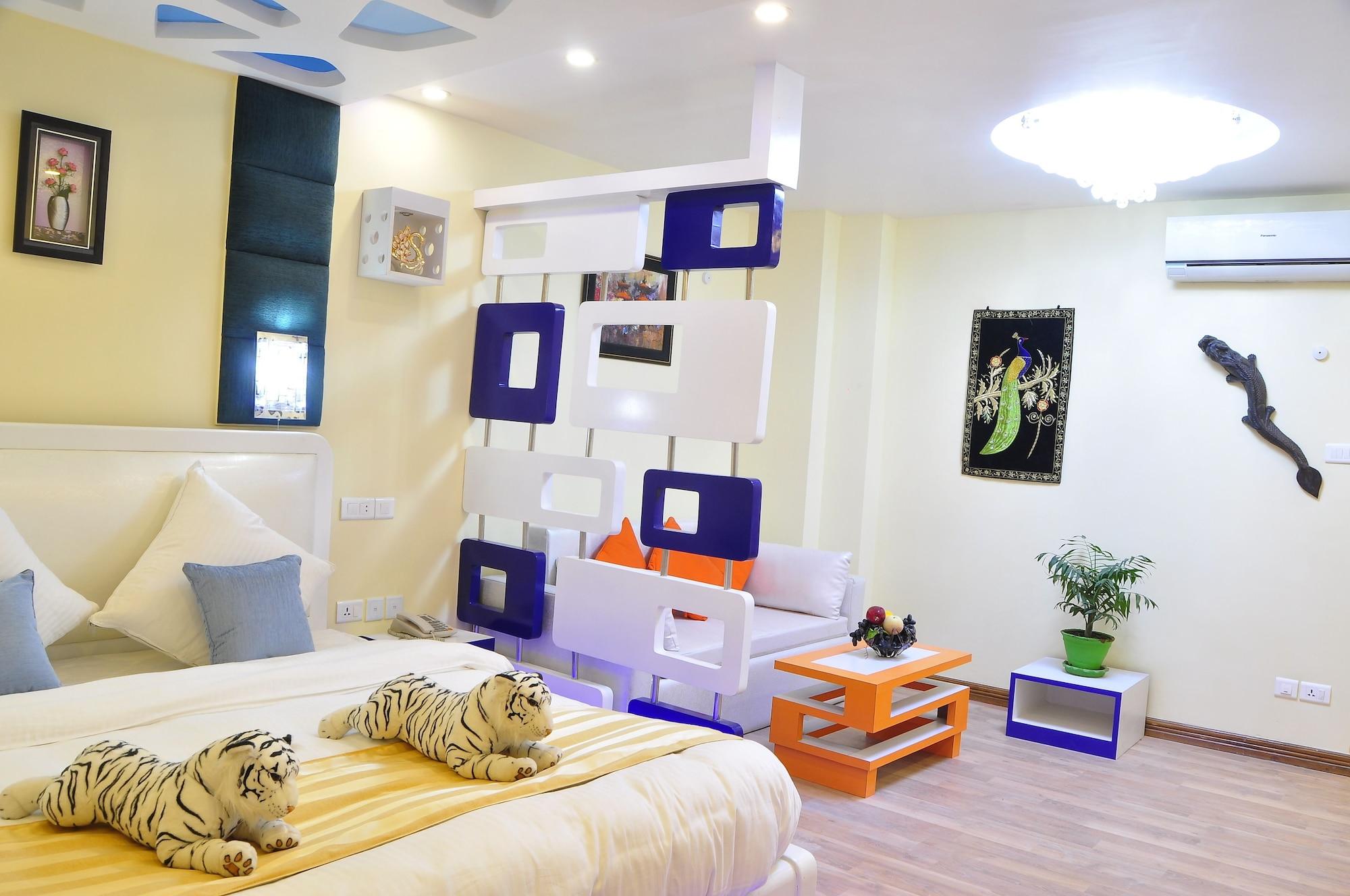 Royal Penguin Boutique Hotel & Spa Kathmandu Esterno foto