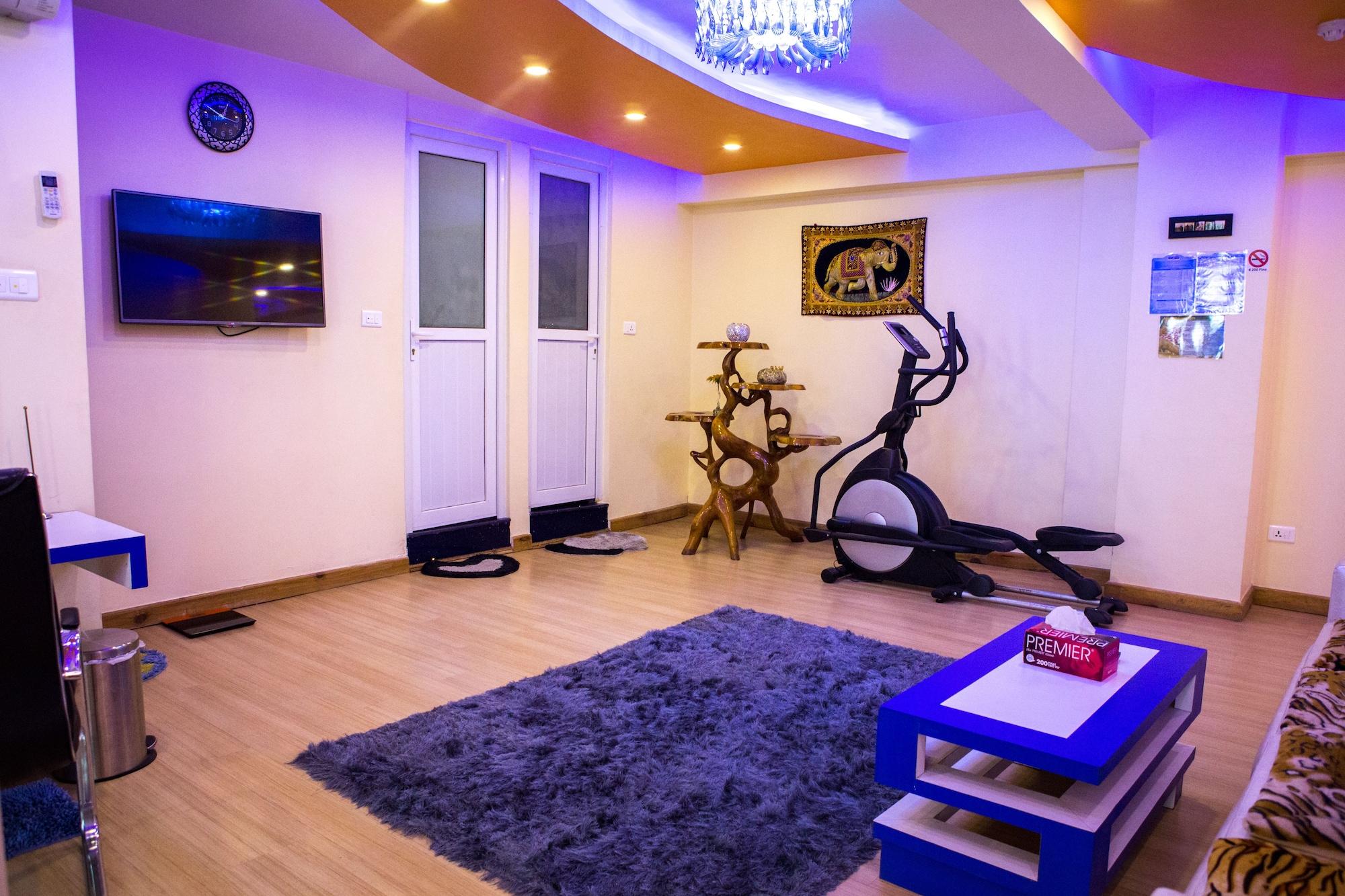 Royal Penguin Boutique Hotel & Spa Kathmandu Esterno foto