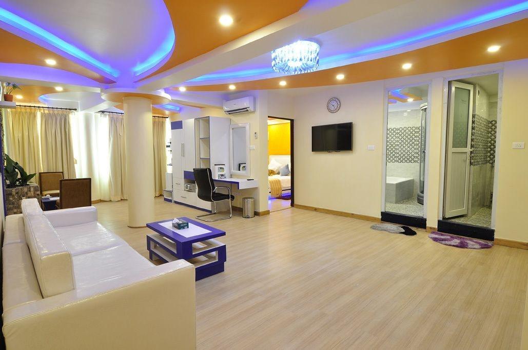 Royal Penguin Boutique Hotel & Spa Kathmandu Esterno foto