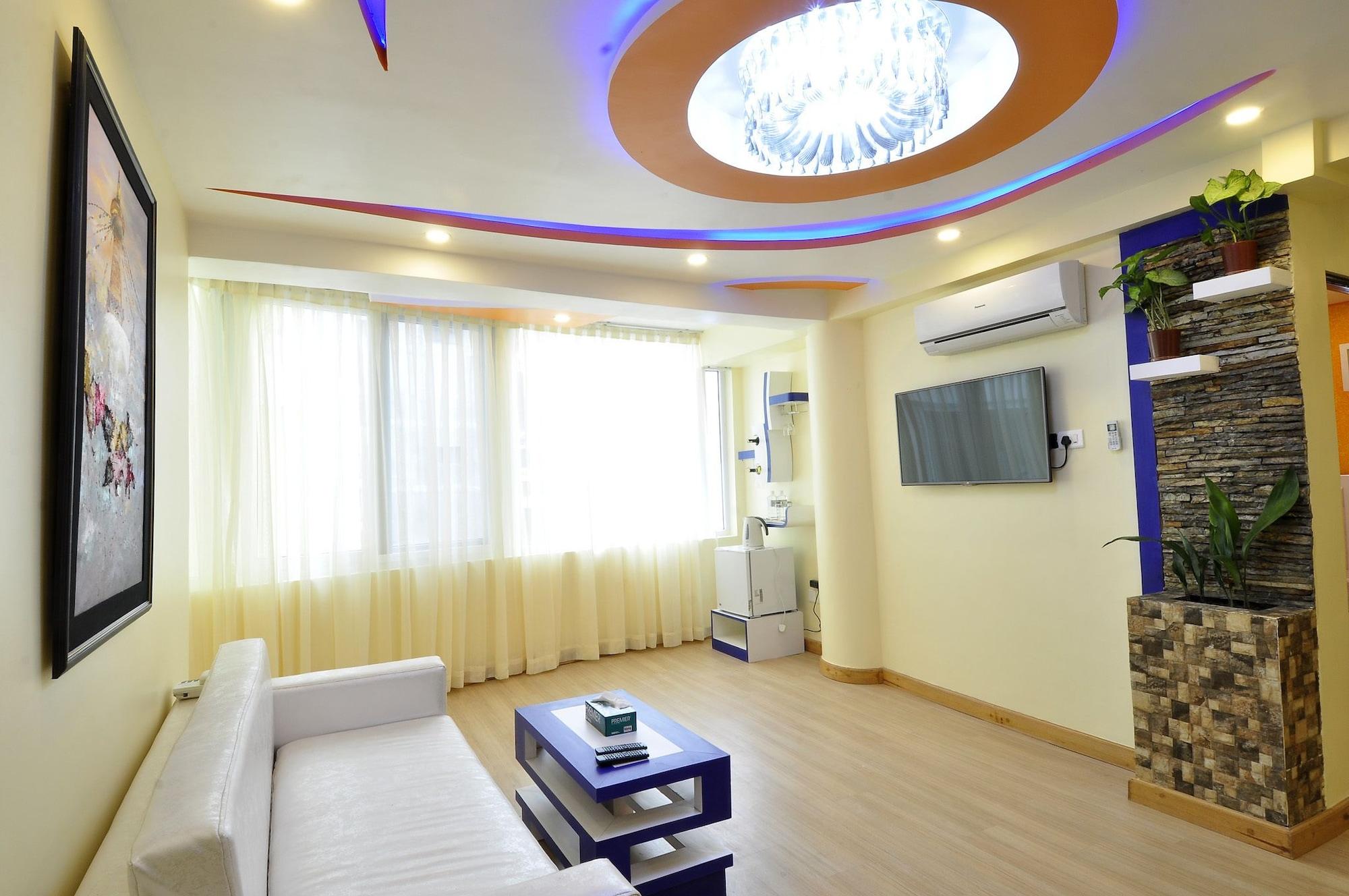 Royal Penguin Boutique Hotel & Spa Kathmandu Esterno foto