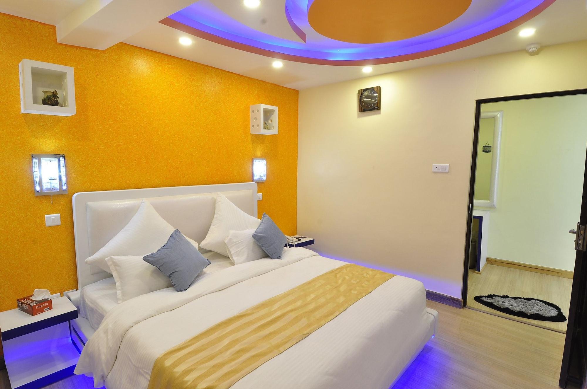 Royal Penguin Boutique Hotel & Spa Kathmandu Esterno foto