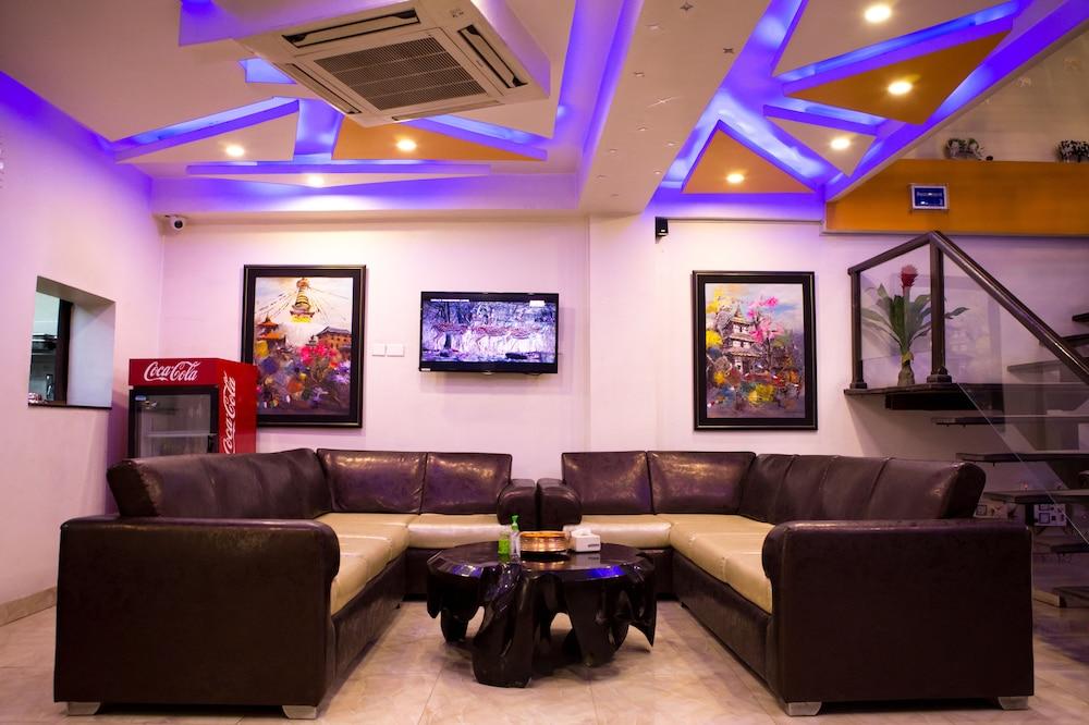 Royal Penguin Boutique Hotel & Spa Kathmandu Esterno foto