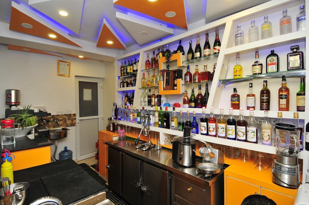 Royal Penguin Boutique Hotel & Spa Kathmandu Esterno foto