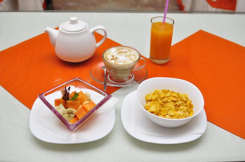 Royal Penguin Boutique Hotel & Spa Kathmandu Esterno foto
