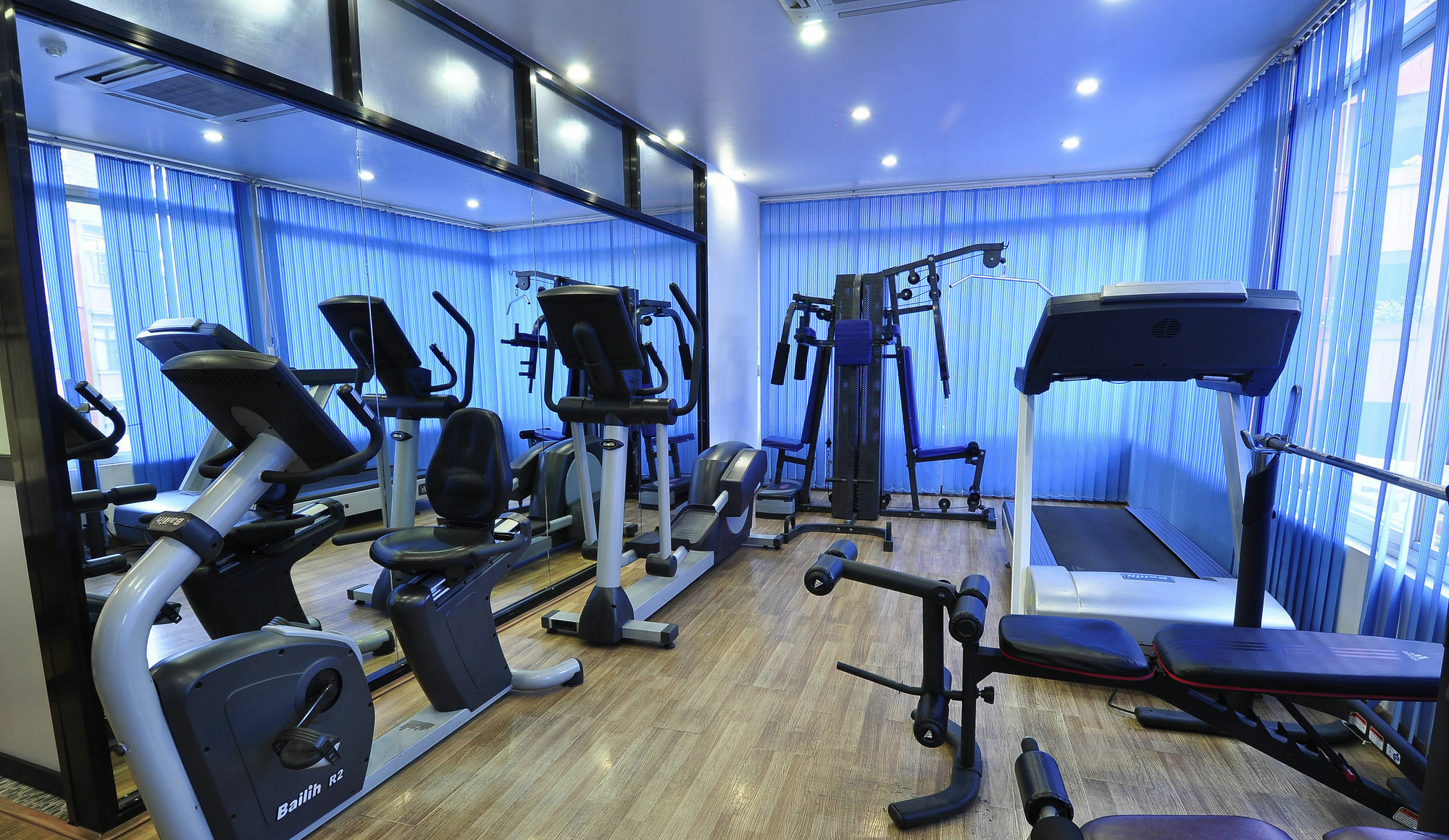 Royal Penguin Boutique Hotel & Spa Kathmandu Esterno foto