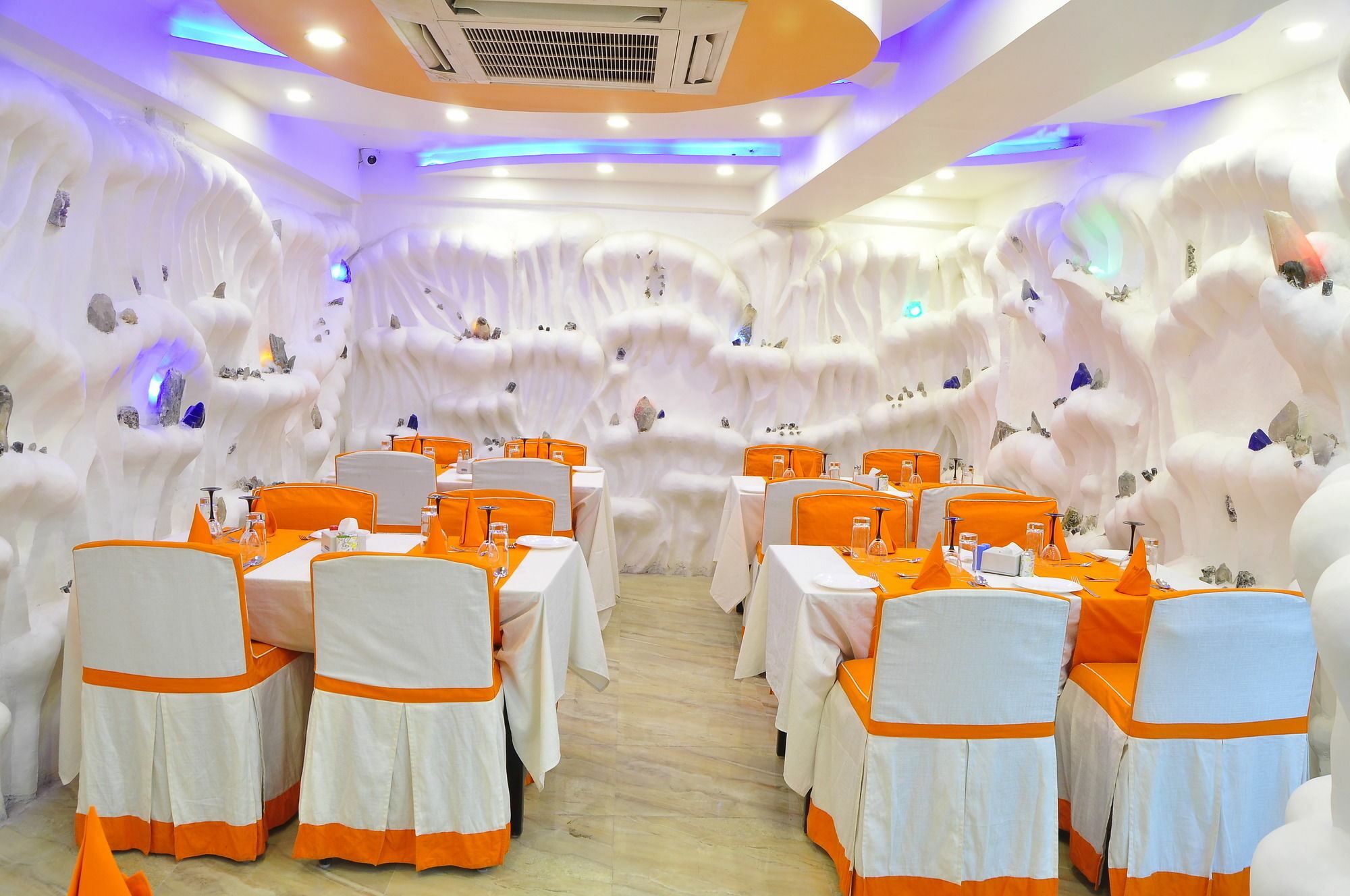 Royal Penguin Boutique Hotel & Spa Kathmandu Esterno foto